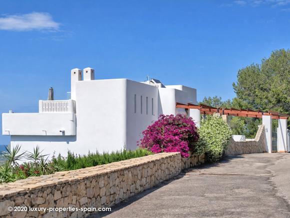A vendre Villa contemporaine style Ibiza avec vue mer et piscine
