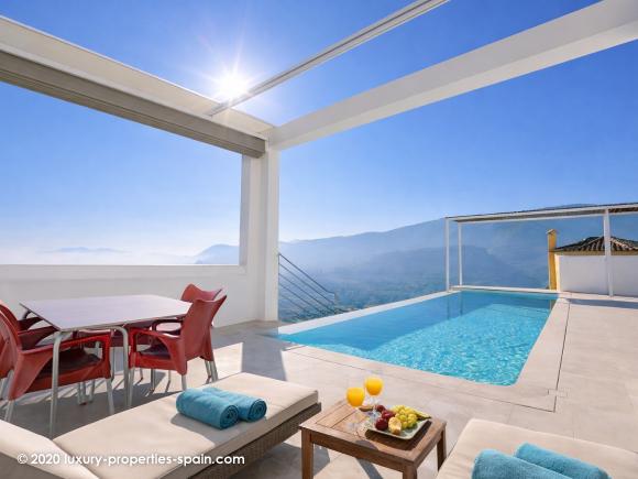 A vendre Villa contemporaine de style Ibiza avec vue panoramique