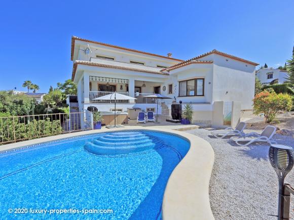 A vendre Exceptionnelle villa de 5 chambres avec piscine à Monte Pego