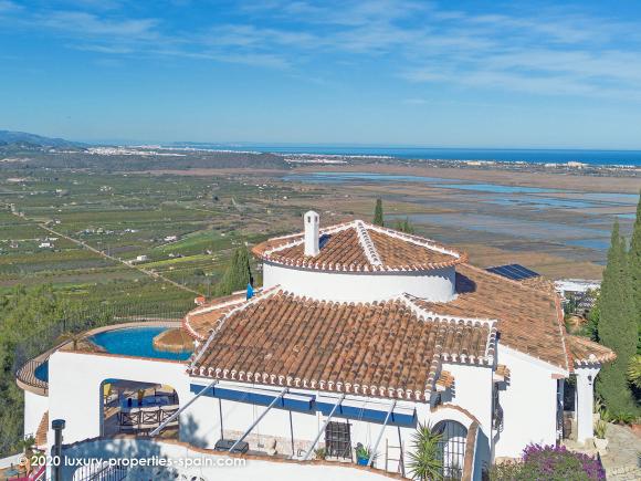 For sale Superb villa with panoramic views in Monte Pego