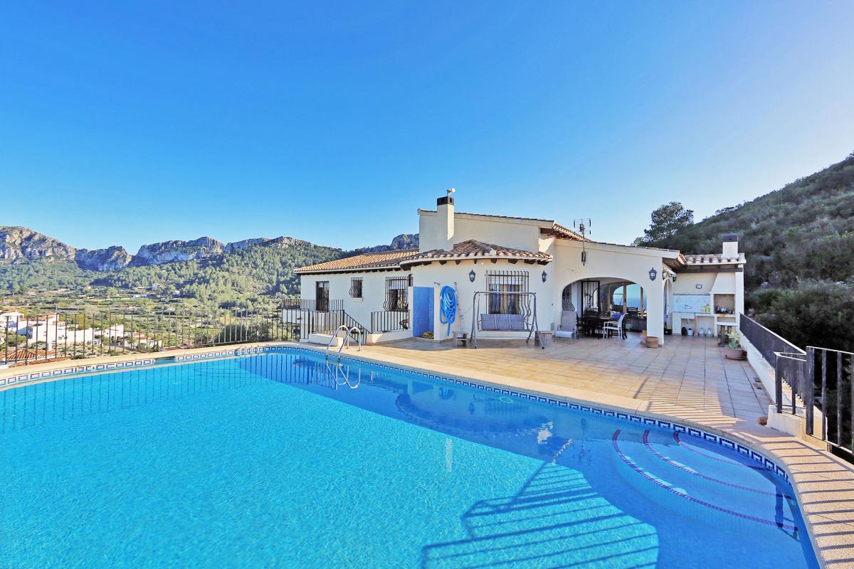 A vendre Villa de 4 chambres avec vue panoramique sur mer